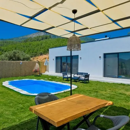 Doga Ile Ic Ice Balayi Villasi 빌라